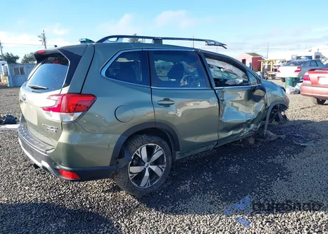 2021 Subaru Forester Touring z USA, uszkodzony, nr VIN JF2SKAXC4MH479072